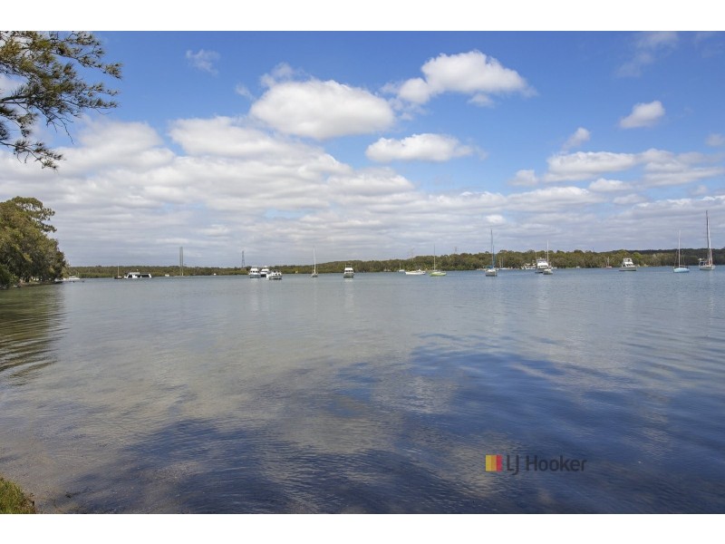 55 Vales Road, Mannering Park NSW 2259