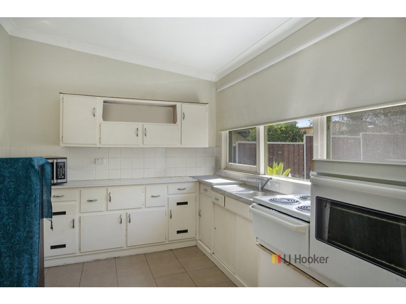55 Vales Road, Mannering Park NSW 2259