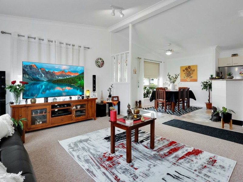 217/25 Mulloway Road, Chain Valley Bay NSW 2259