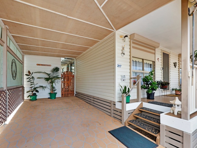 217/25 Mulloway Road, Chain Valley Bay NSW 2259