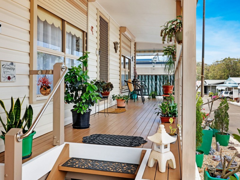 217/25 Mulloway Road, Chain Valley Bay NSW 2259