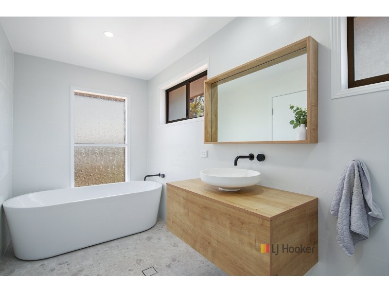 35 Lauren Avenue, Lake Munmorah NSW 2259