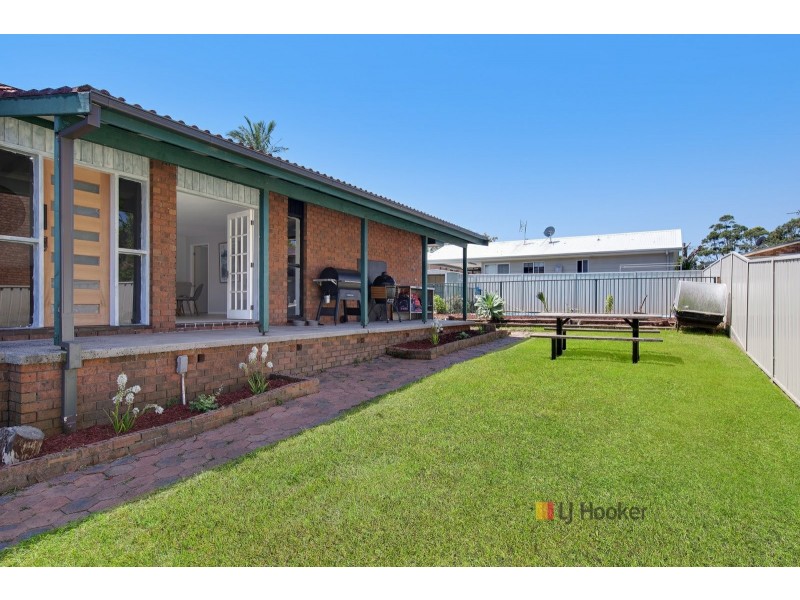35 Lauren Avenue, Lake Munmorah NSW 2259