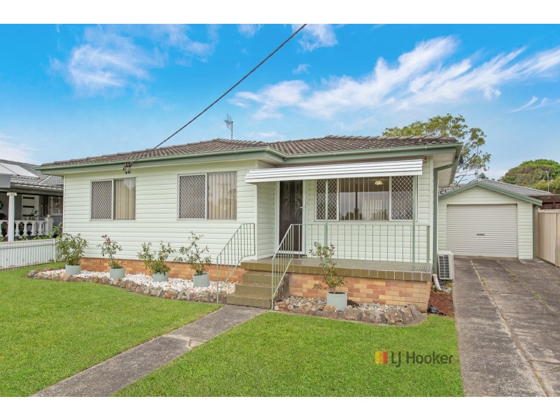 30 Maxwell Avenue, Gorokan NSW 2263