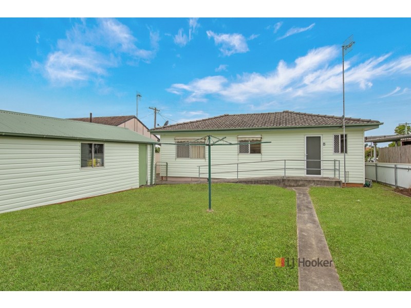 30 Maxwell Avenue, Gorokan NSW 2263