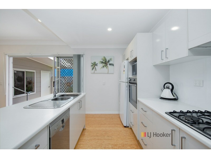 386/25 Mulloway Road, Chain Valley Bay NSW 2259