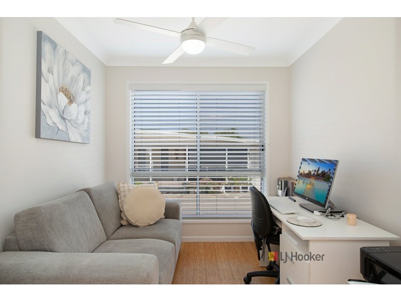 386/25 Mulloway Road, Chain Valley Bay NSW 2259