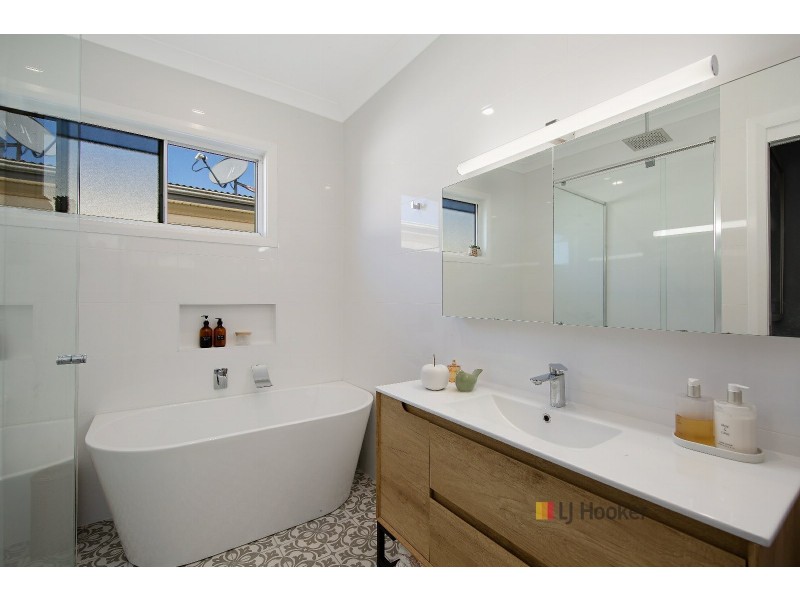 3 Hammond Road, Toukley NSW 2263