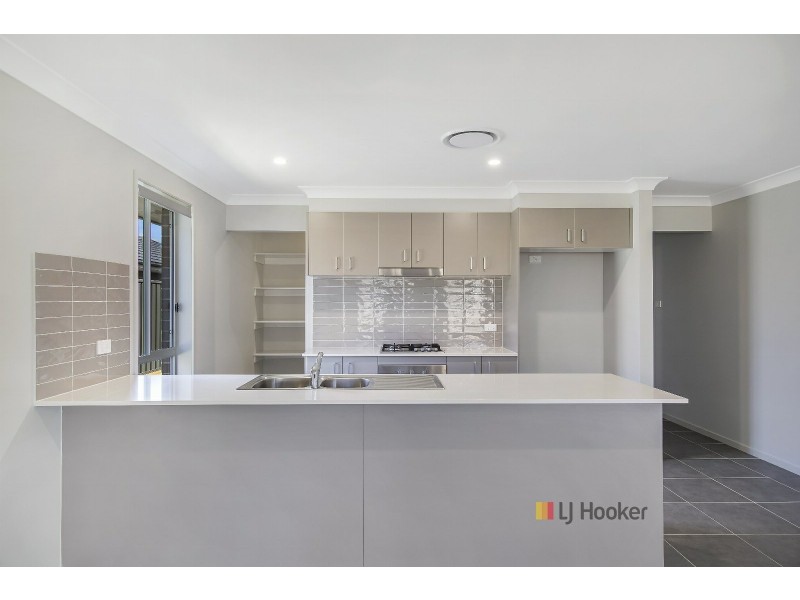 31 Caspian Circuit, Woongarrah NSW 2259