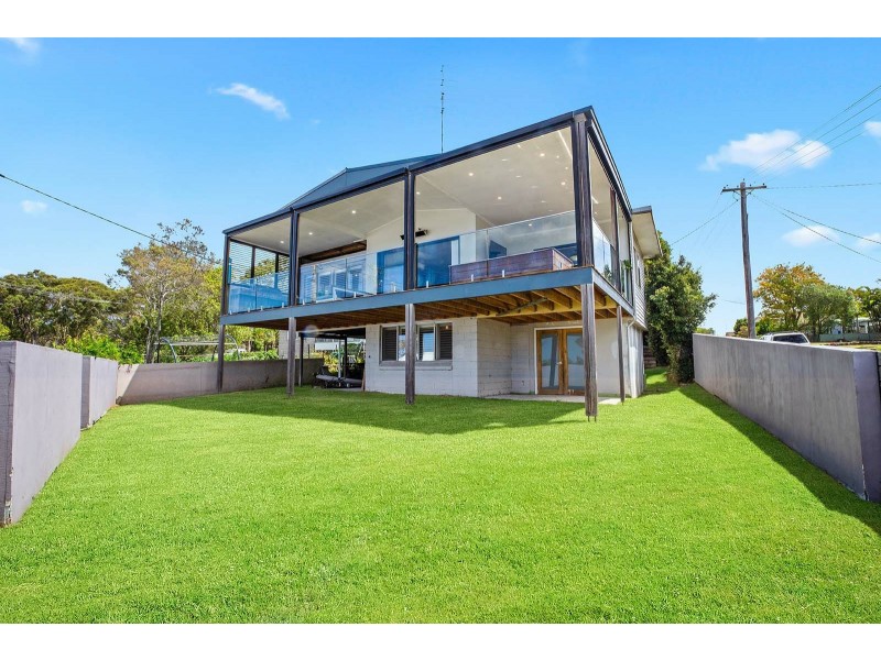 110 Griffith Street, Mannering Park NSW 2259
