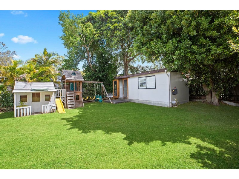 110 Griffith Street, Mannering Park NSW 2259
