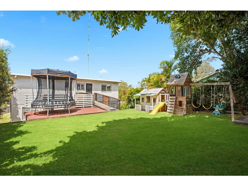 110 Griffith Street, Mannering Park NSW 2259