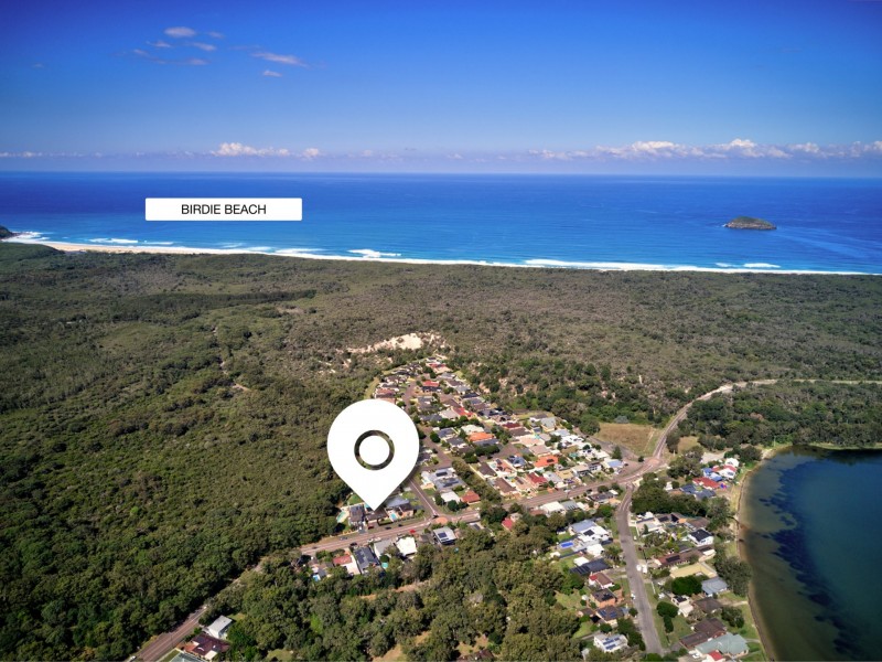 25 Elizabeth Bay Drive, Lake Munmorah NSW 2259