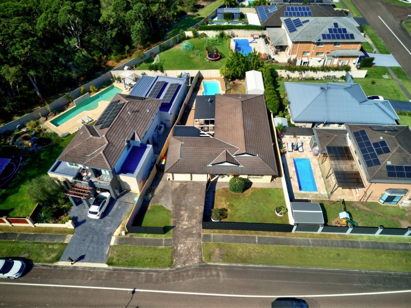 25 Elizabeth Bay Drive, Lake Munmorah NSW 2259