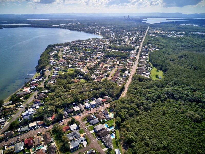 25 Elizabeth Bay Drive, Lake Munmorah NSW 2259