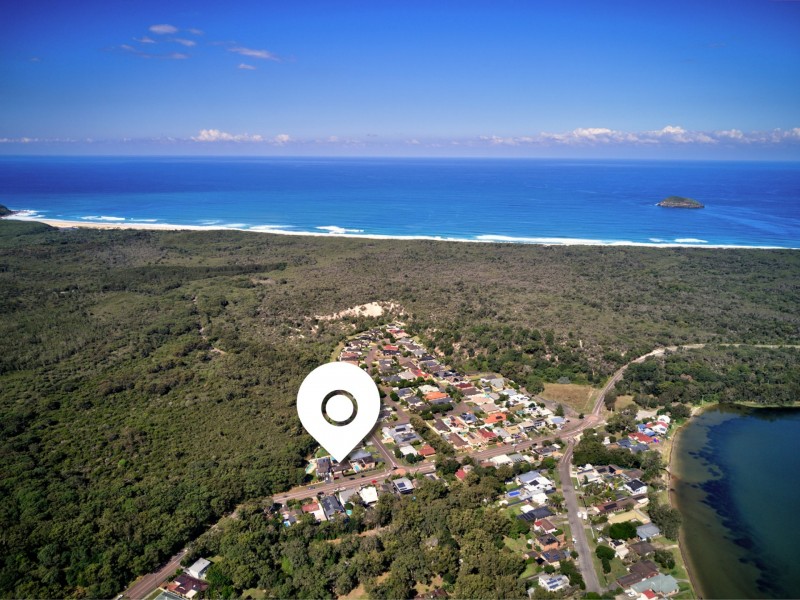 25 Elizabeth Bay Drive, Lake Munmorah NSW 2259