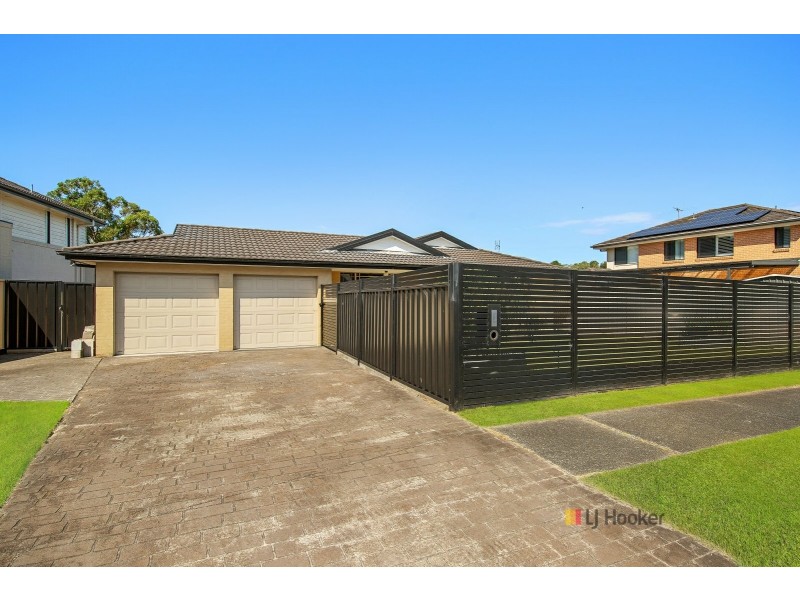 25 Elizabeth Bay Drive, Lake Munmorah NSW 2259