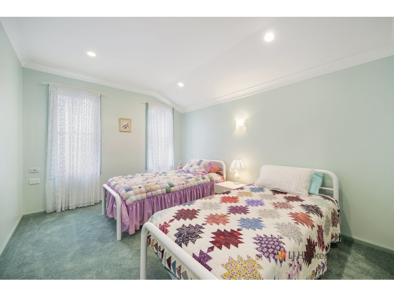 2 Derwent Drive, Lake Haven NSW 2263