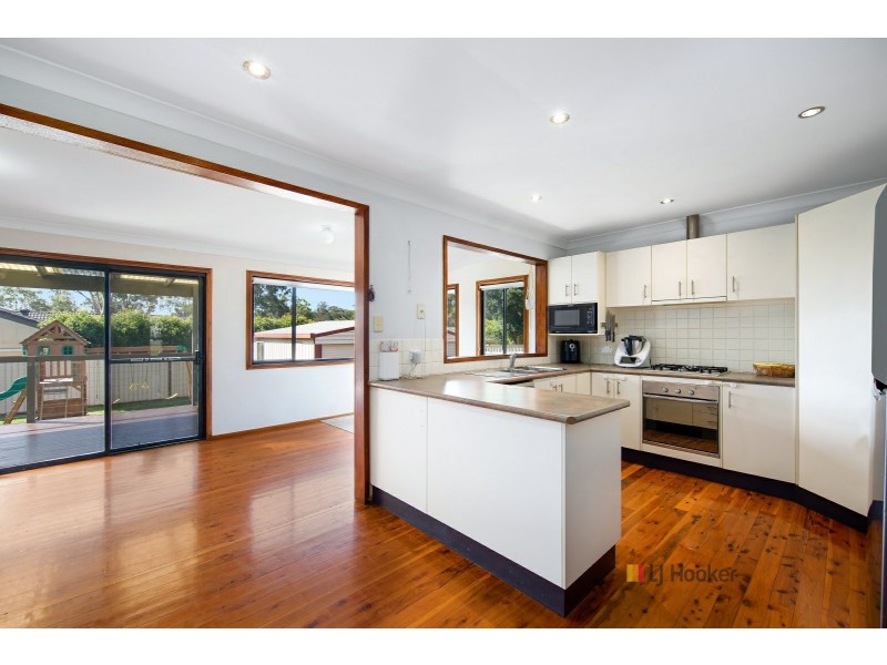9 Lake Street, Wyee Point NSW 2259