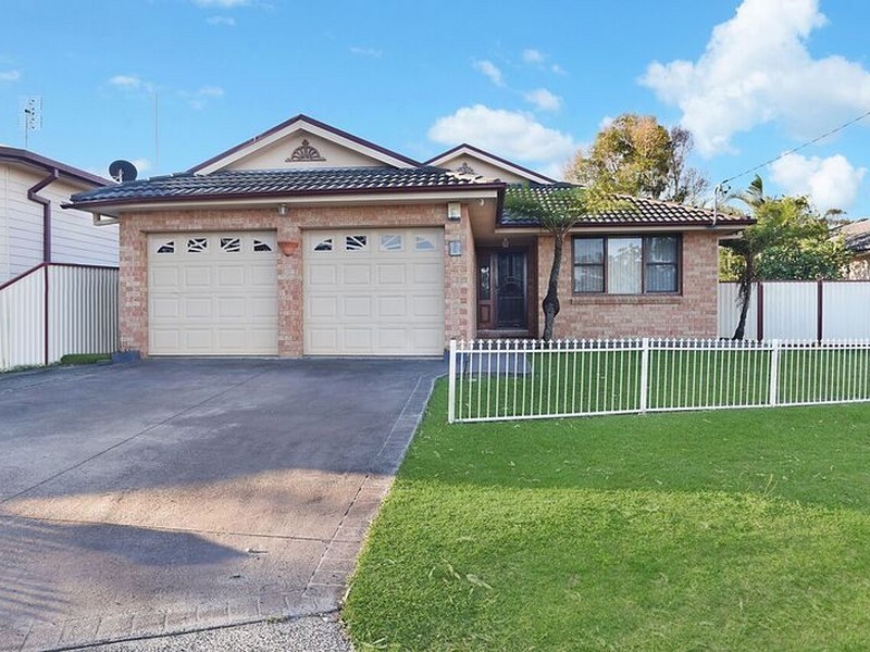 1 Lukela Avenue Halekulani, Budgewoi NSW 2262