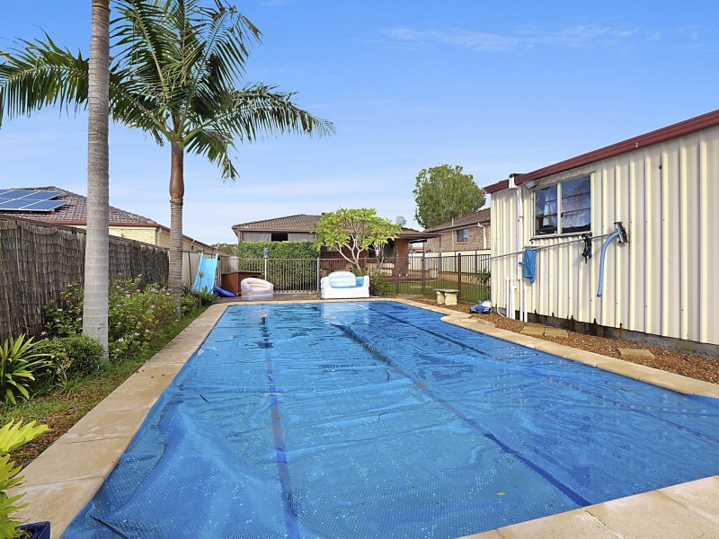 6 Deakin Avenue, Lake Munmorah NSW 2259