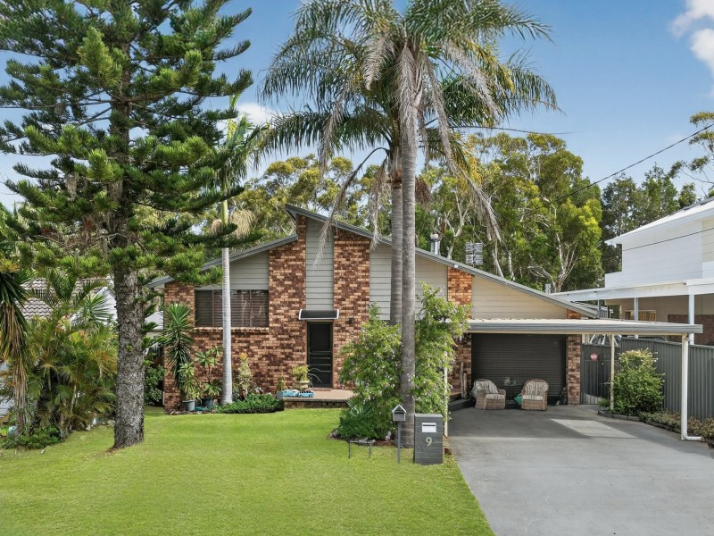 9 & 9a Chisholm Avenue, Lake Munmorah NSW 2259