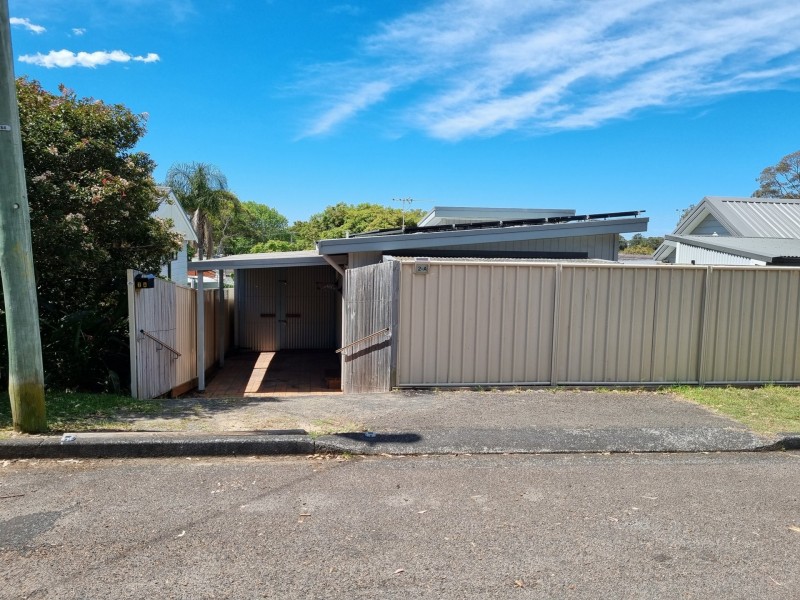 2A DELIA AVENUE, Budgewoi NSW 2262