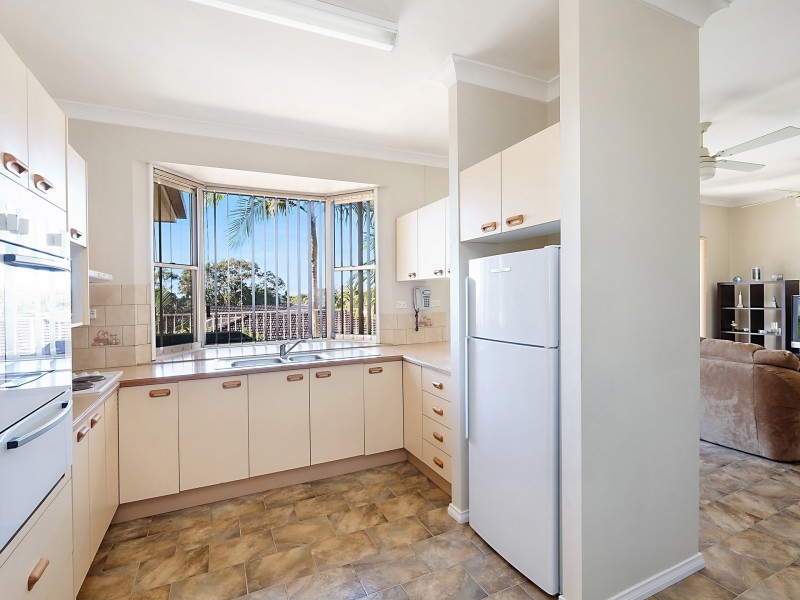 2 Clarkson Lane, Lake Haven NSW 2263