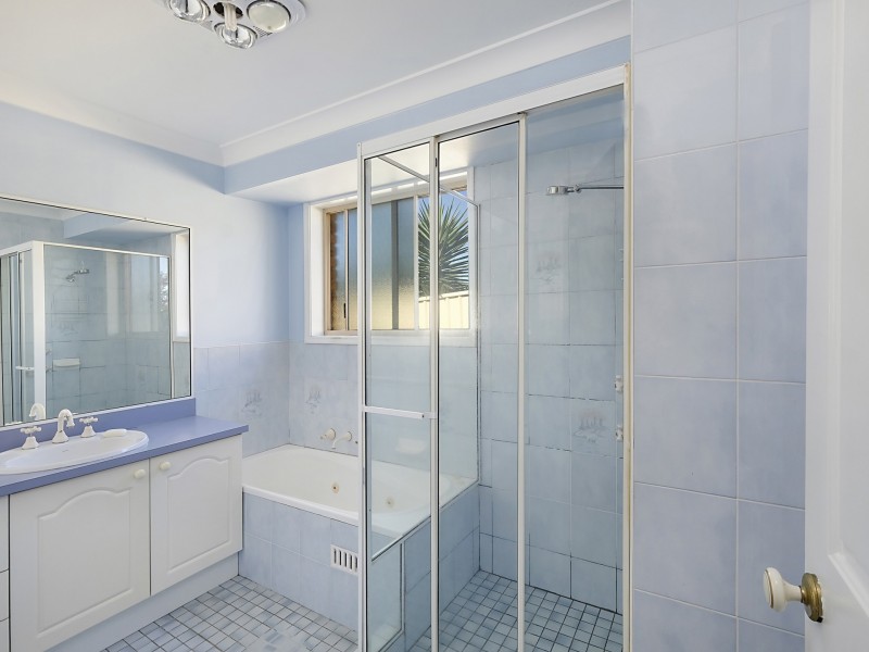 2 Clarkson Lane, Lake Haven NSW 2263