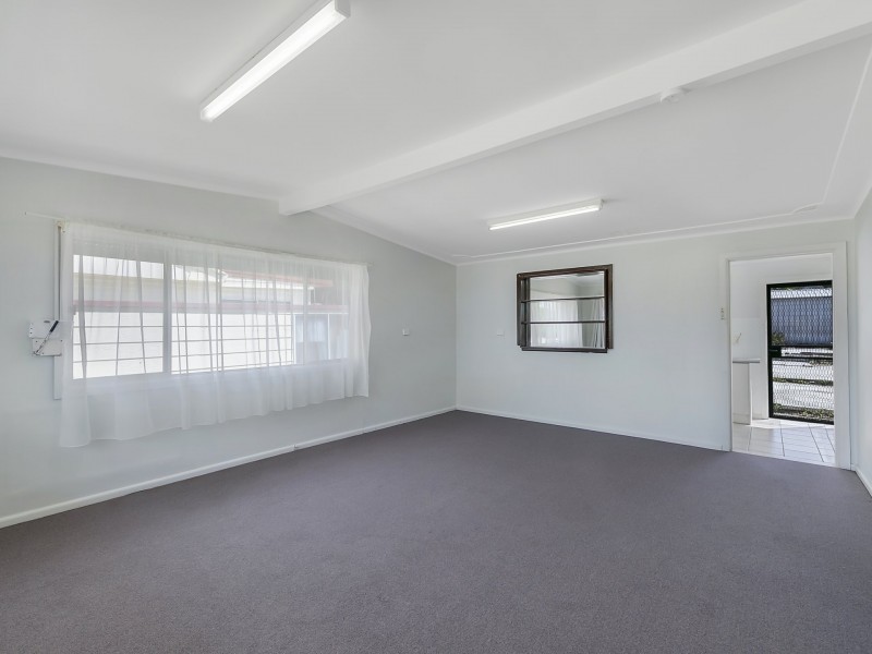 10 Delia Avenue, Budgewoi NSW 2262