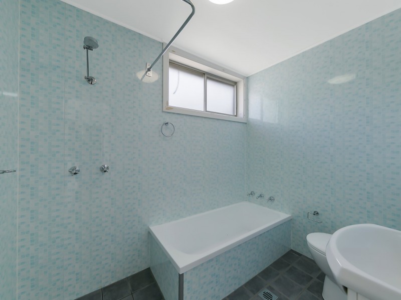 10 Delia Avenue, Budgewoi NSW 2262