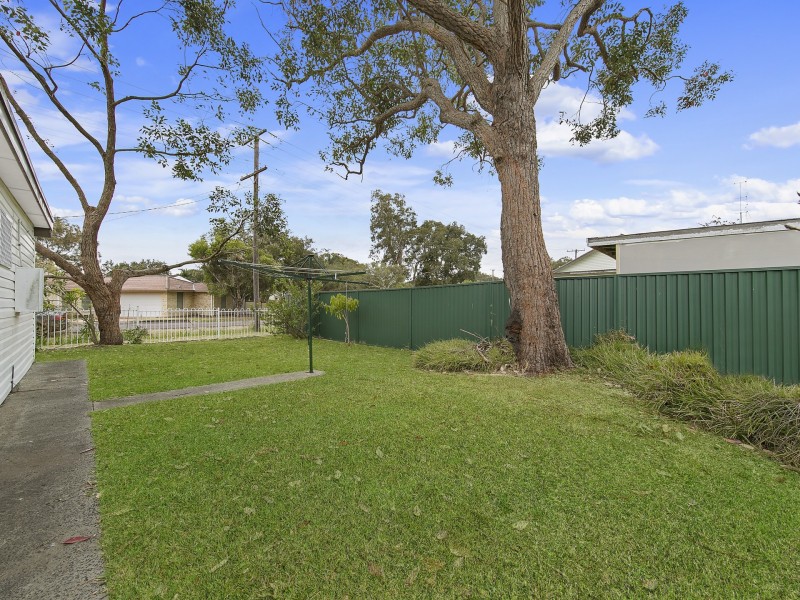 27 Delia Avenue, Budgewoi NSW 2262