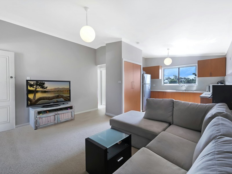 14 Griffith Street, Mannering Park NSW 2259