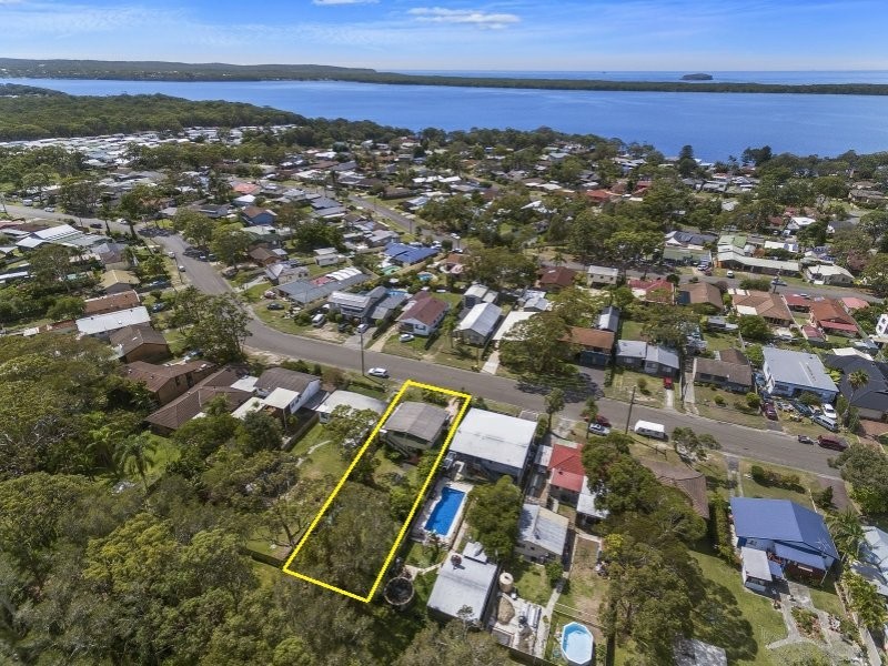 12 Kalele Avenue, Budgewoi NSW 2262