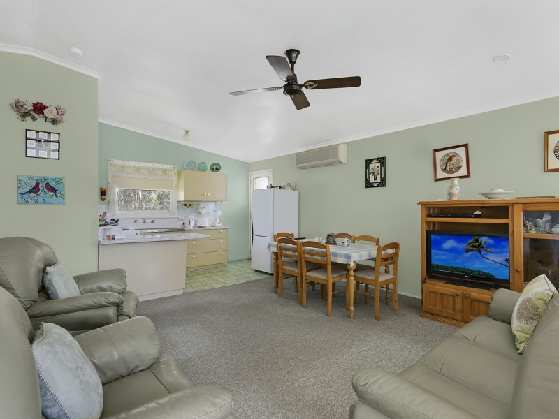 12 Kalele Avenue, Budgewoi NSW 2262