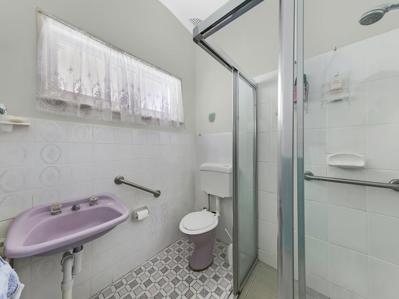 12 Kalele Avenue, Budgewoi NSW 2262