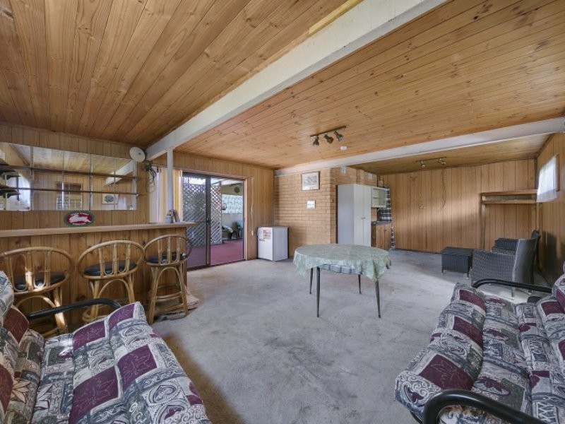 12 Kalele Avenue, Budgewoi NSW 2262