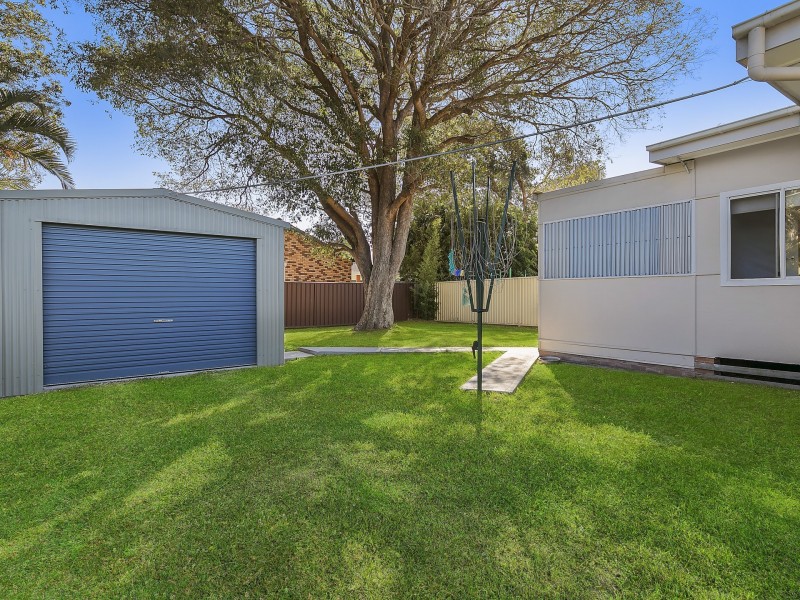 24 Sunrise Avenue, Budgewoi NSW 2262