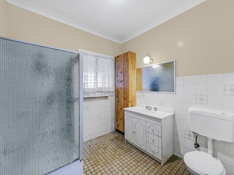 60 Craigie Avenue, Kanwal NSW 2259