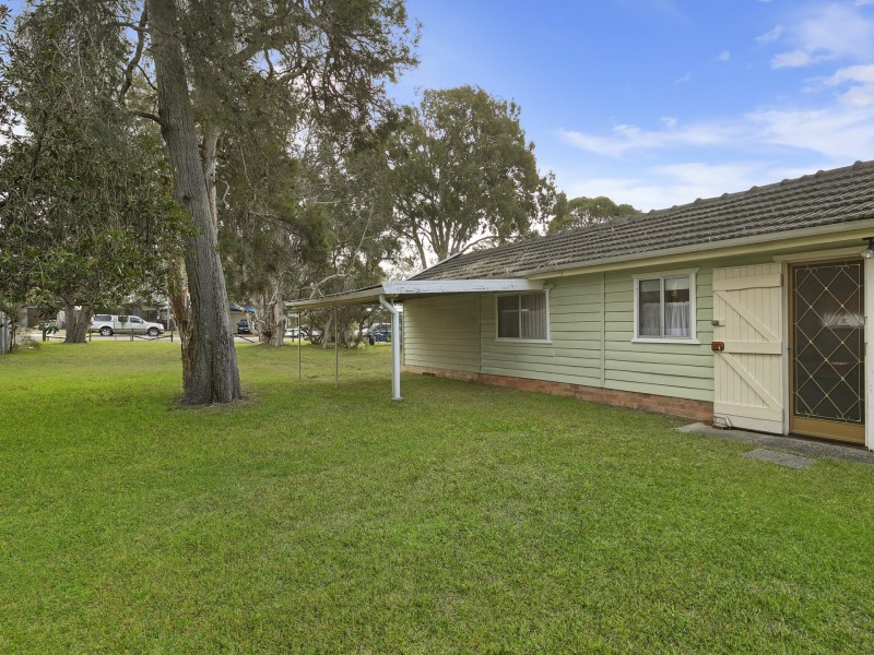 8 Yackerboom Avenue, Buff Point NSW 2262