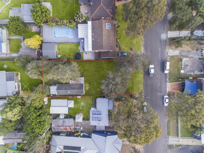 8 Yackerboom Avenue, Buff Point NSW 2262
