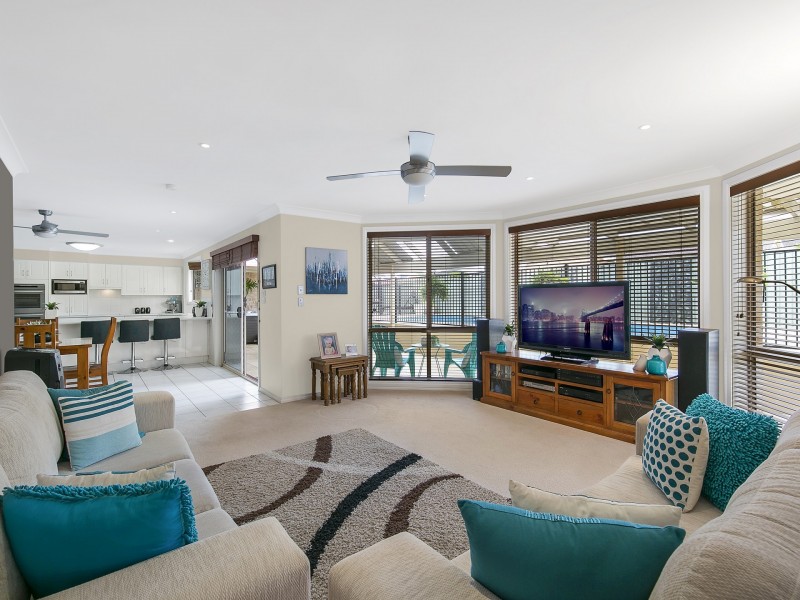 33 Derwent Drive, Lake Haven NSW 2263