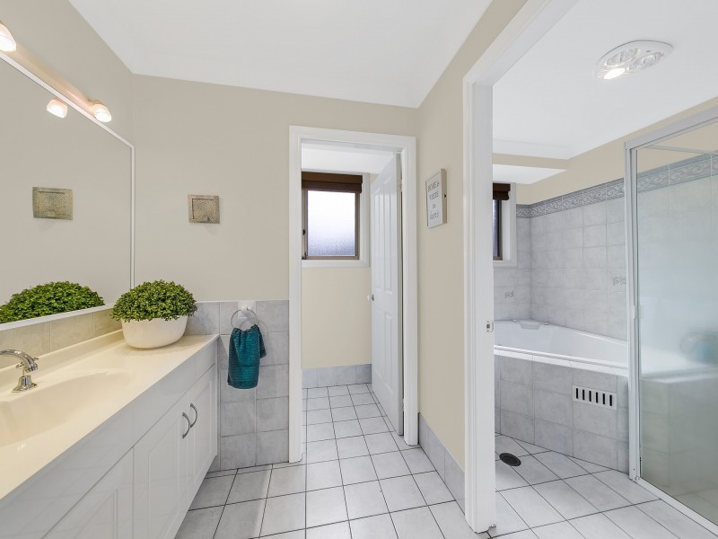 33 Derwent Drive, Lake Haven NSW 2263