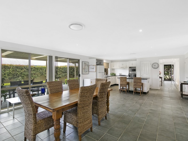 16 Bell Brae Avenue, Gwandalan NSW 2259