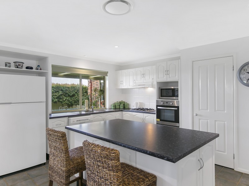 16 Bell Brae Avenue, Gwandalan NSW 2259