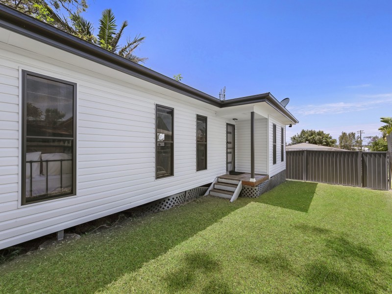 37 Woodland Parkway, Buff Point NSW 2262