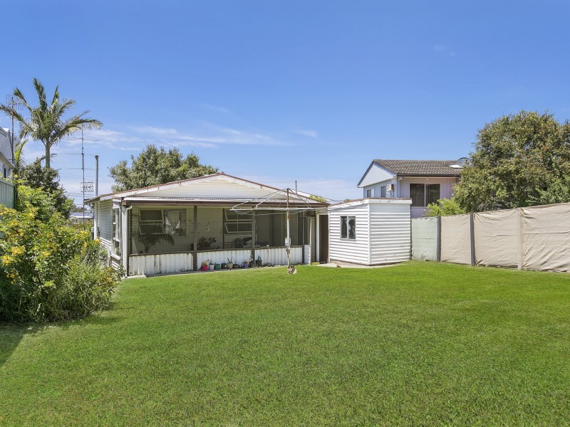 37 Woodland Parkway, Buff Point NSW 2262