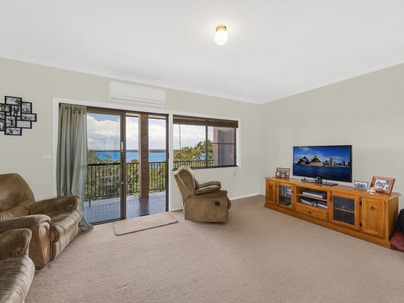 54 Terence Avenue, Lake Munmorah NSW 2259