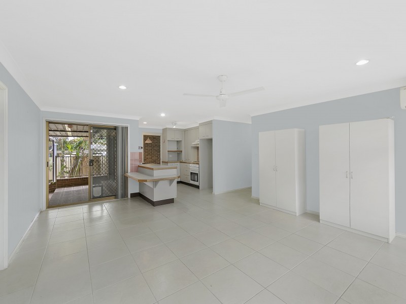 13 Summerland Road, Summerland Point NSW 2259