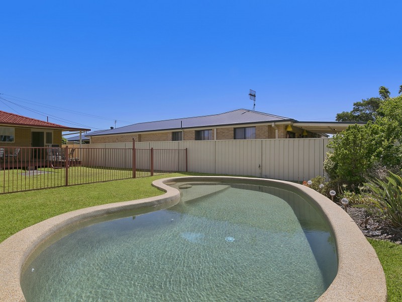 33 Melrose Avenue, Gorokan NSW 2263